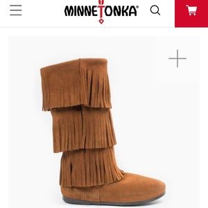 Brand New Minnetonka 3 Layer Fringe Boot Sz 8